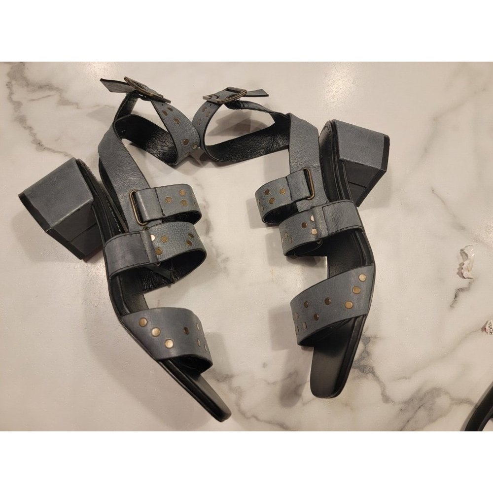 Kelsi Dagger Size 6 Womens Sandals Brooklyn Seabring Gray Leather City Shoes - Picture 4 of 7